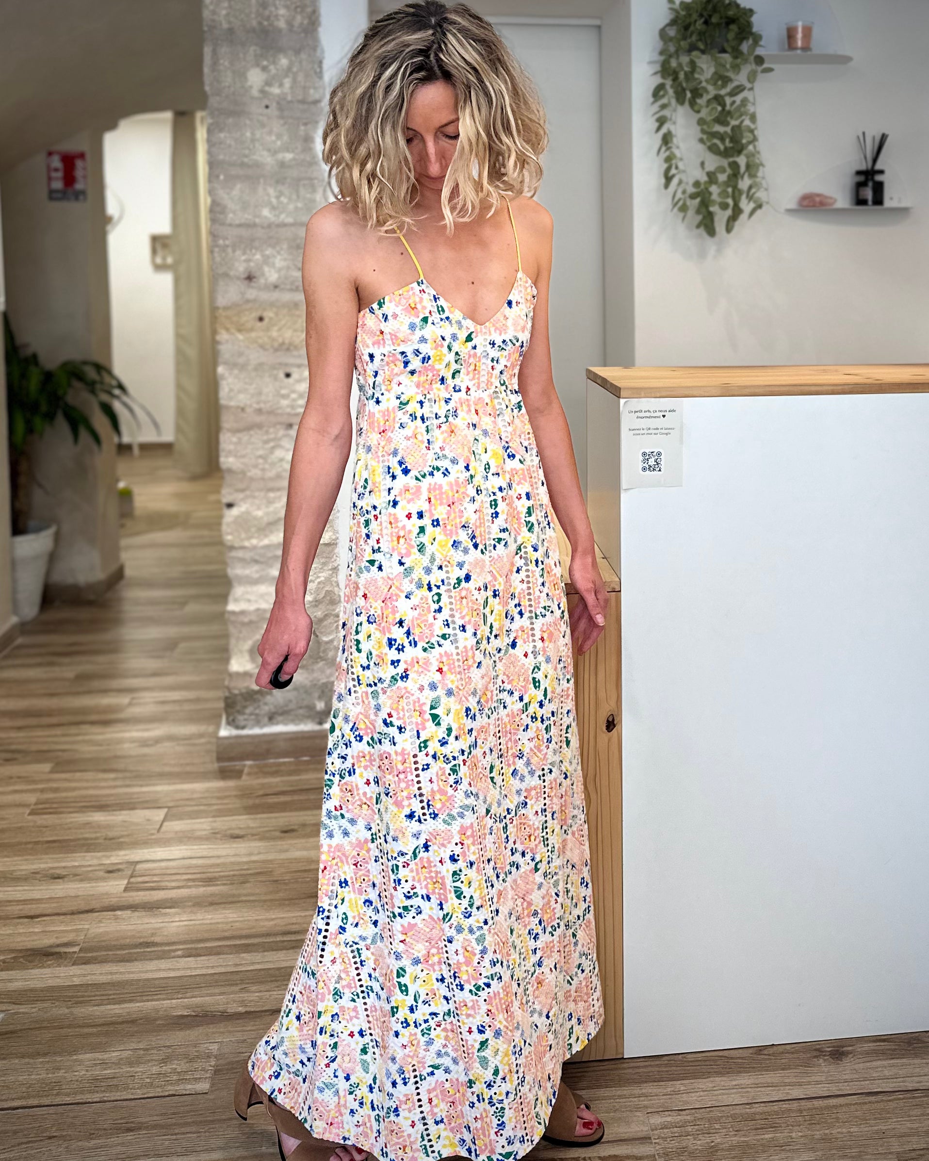 Robe longue brodée femme élégante et fluide