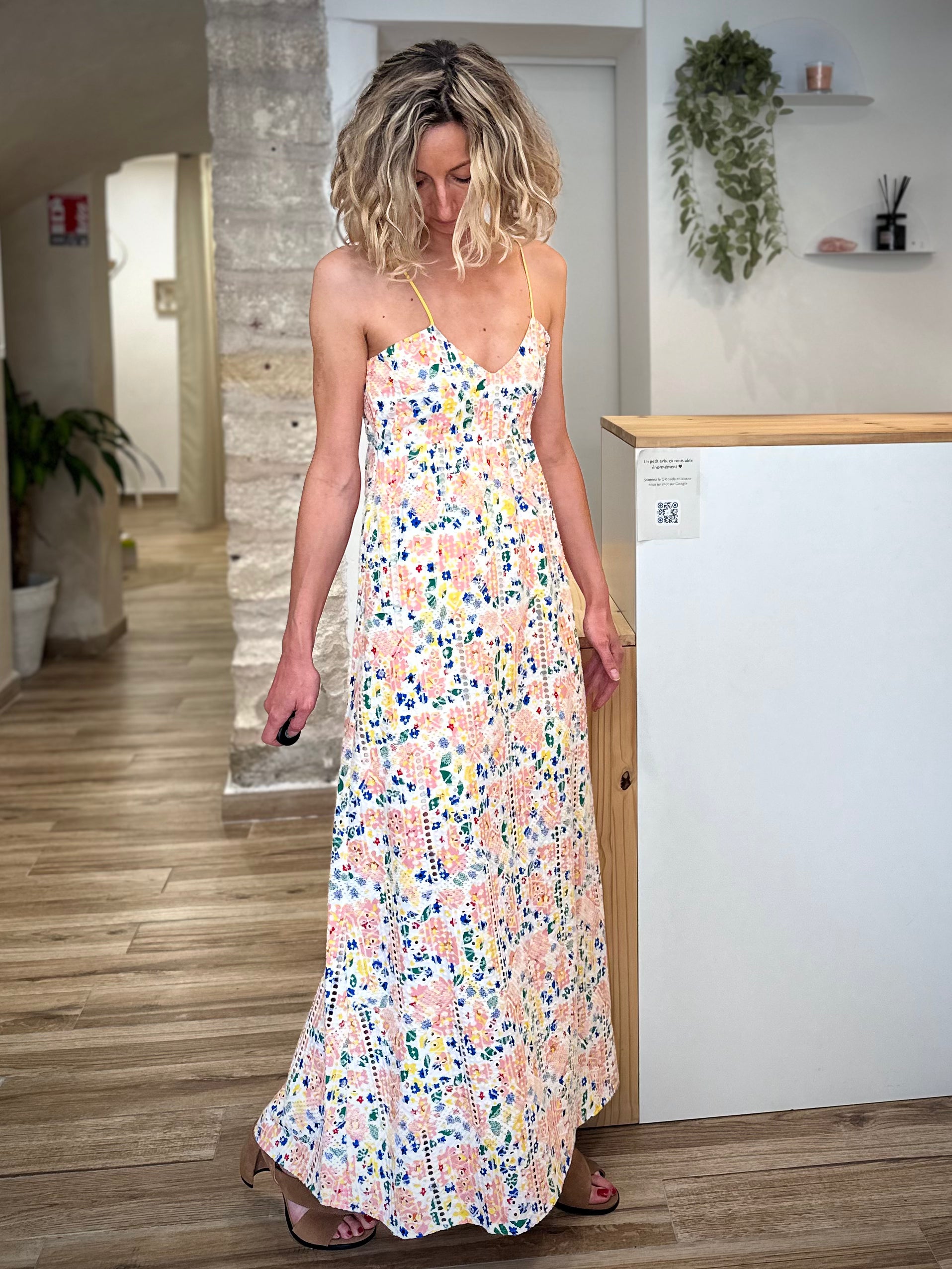 Robe longue brodée femme élégante et fluide