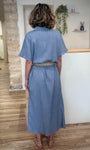 Robe oversize ceinturée avec manches larges de dos