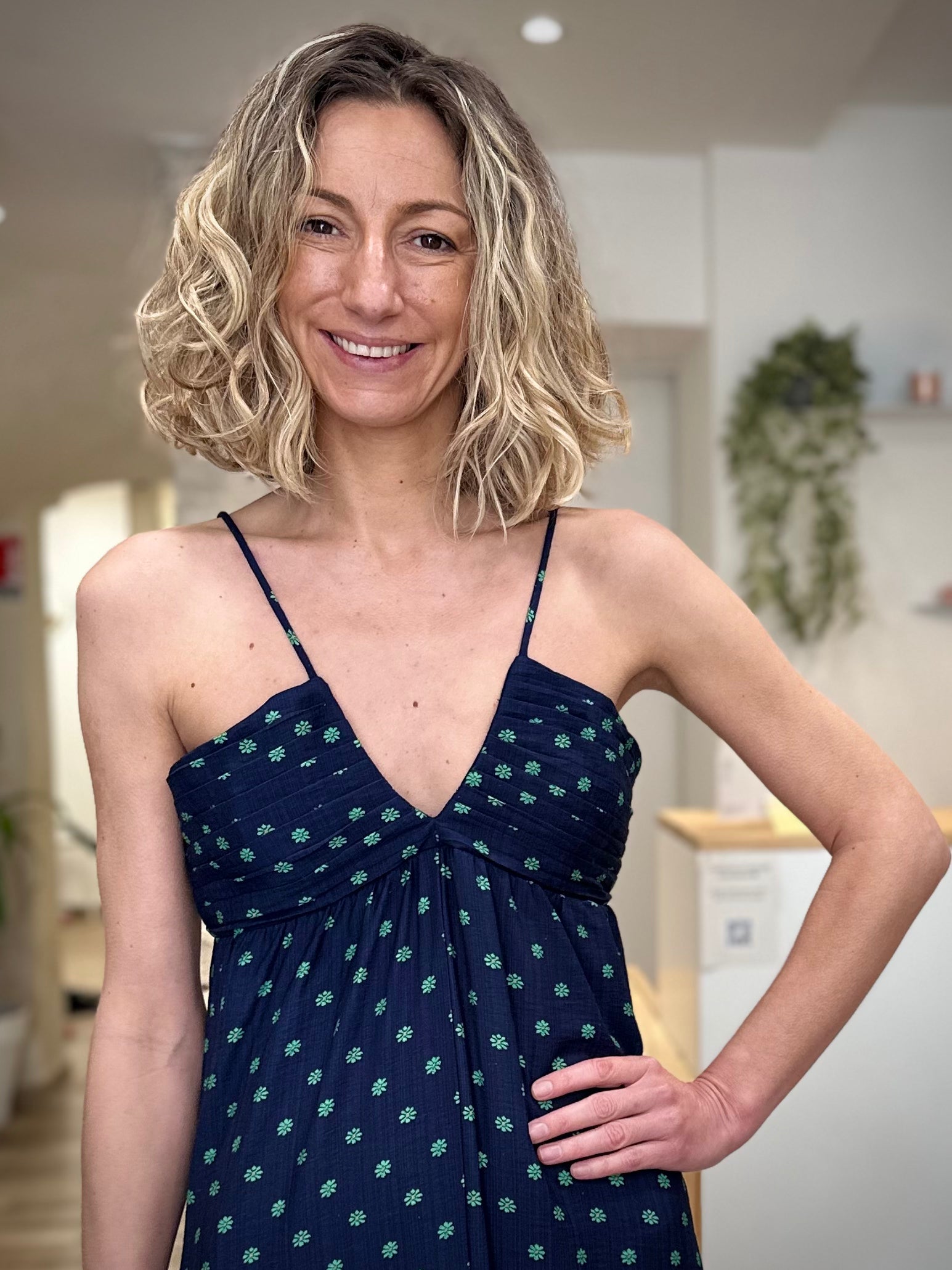 Robe longue marine avec décolleté froncé 