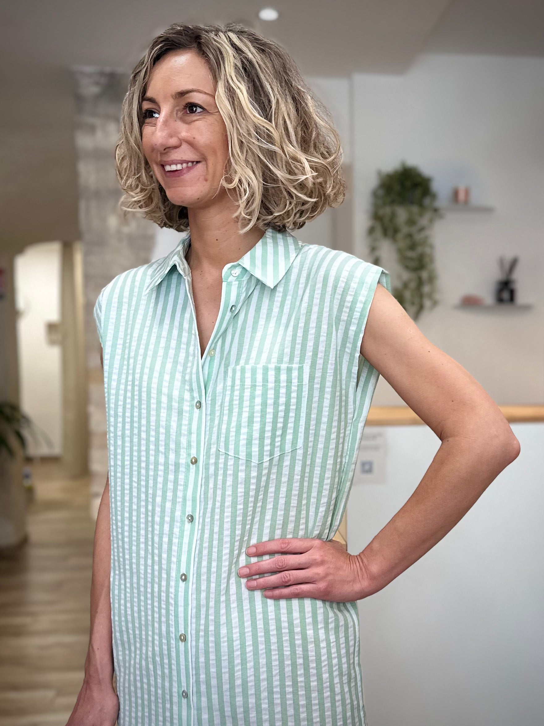 Robe casual chic sans manches rayures vertes