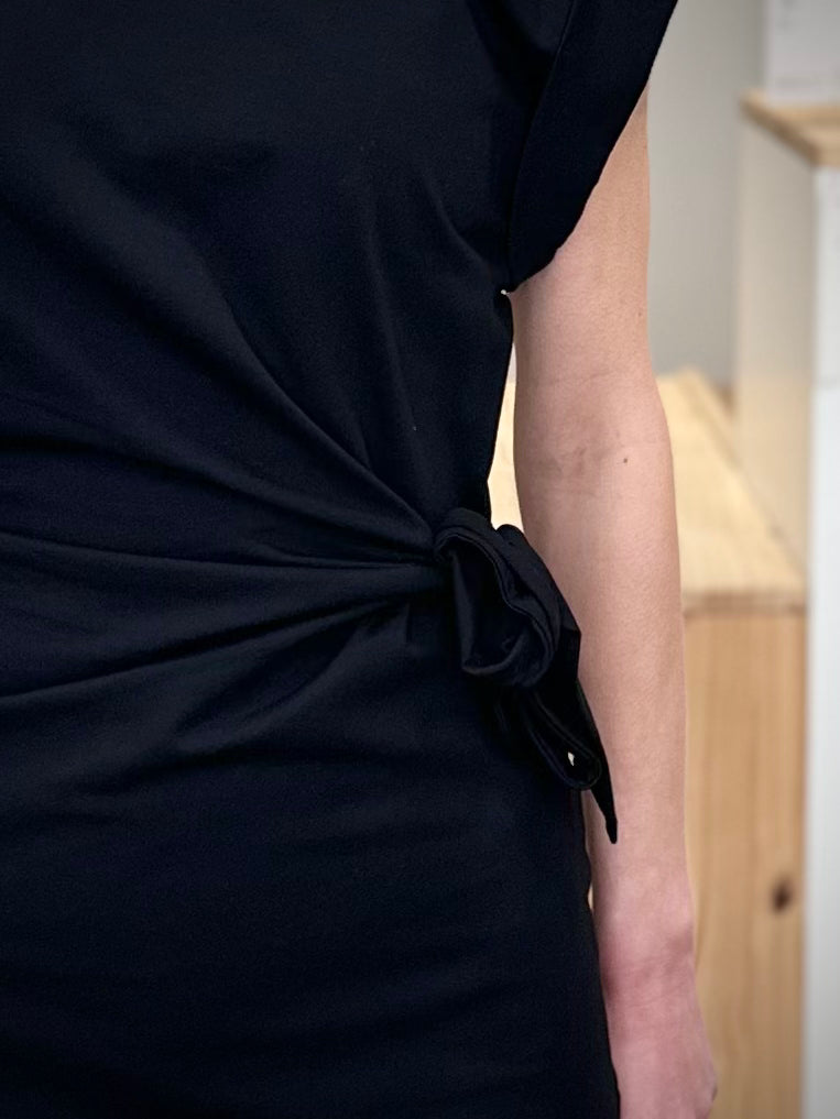 Détail lien à nouer à la taille robe remia