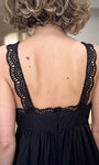 Détail dos nu dentelle robe Laure+Max 