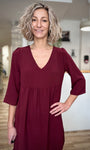 Vue de face de la robe SUSANA avec fronces à la taille
