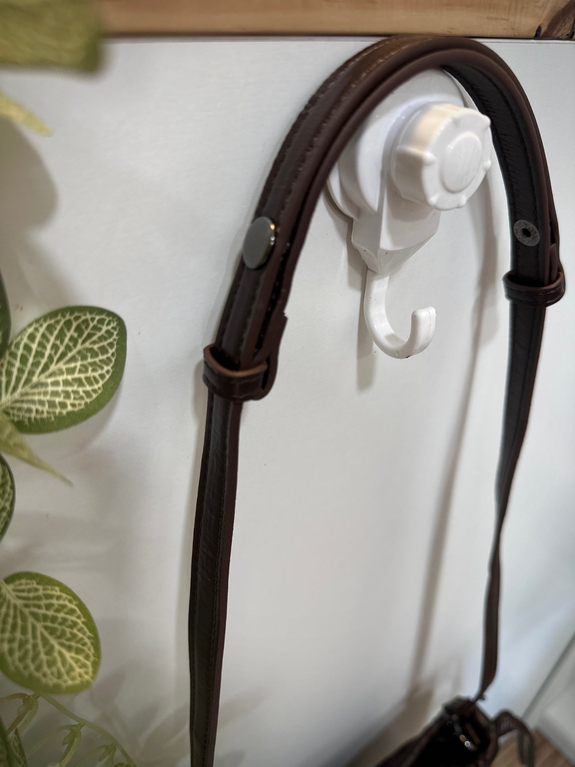 Zoom sur la bandoulière réglable autre coté