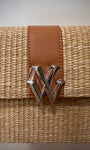 Logo argenté du sac DALILA en détail 