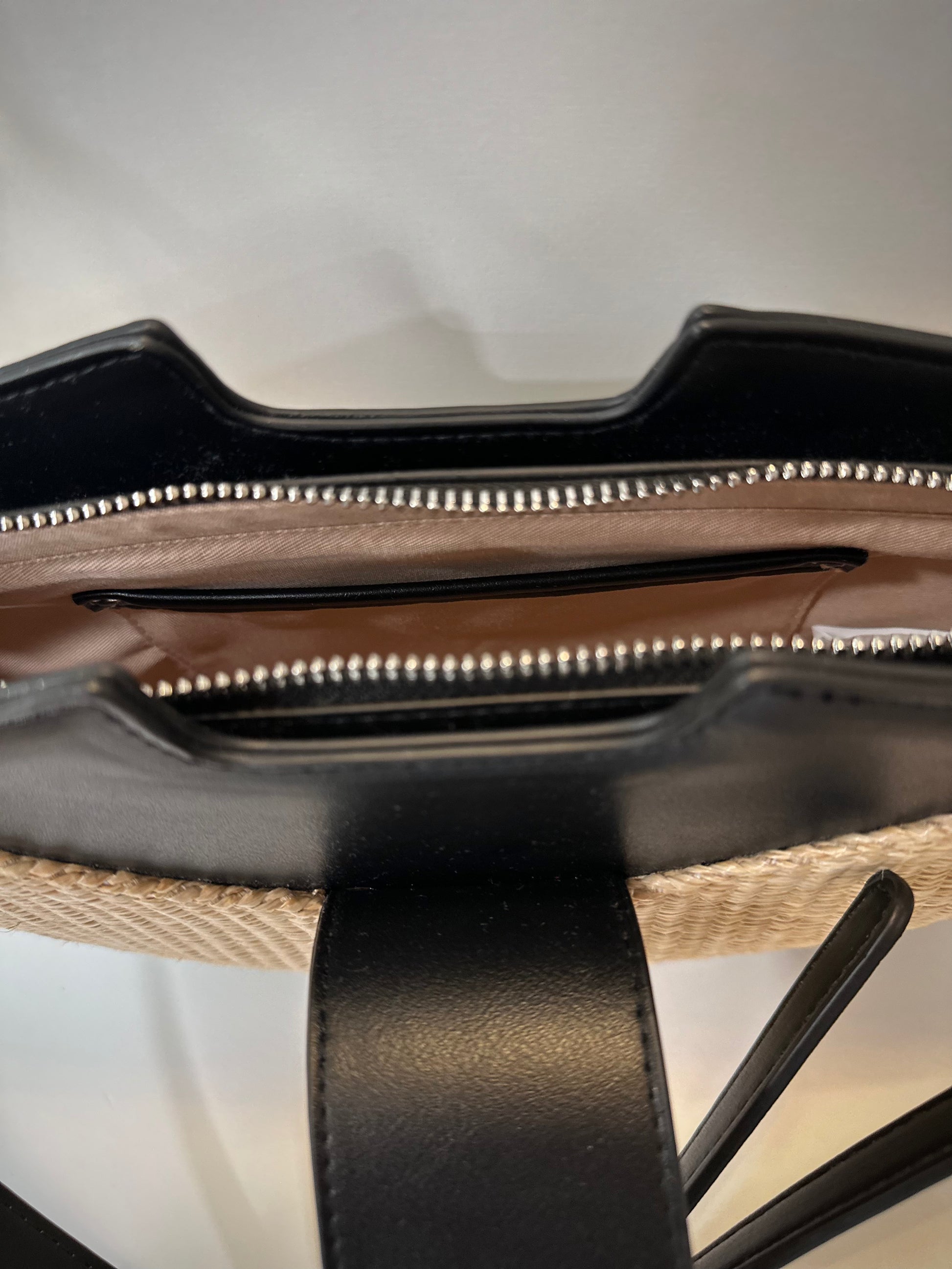Vue intérieure avec poche ouverte du sac 