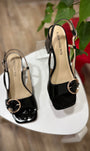 Sandales slingback noir en cuir verni plissé 
