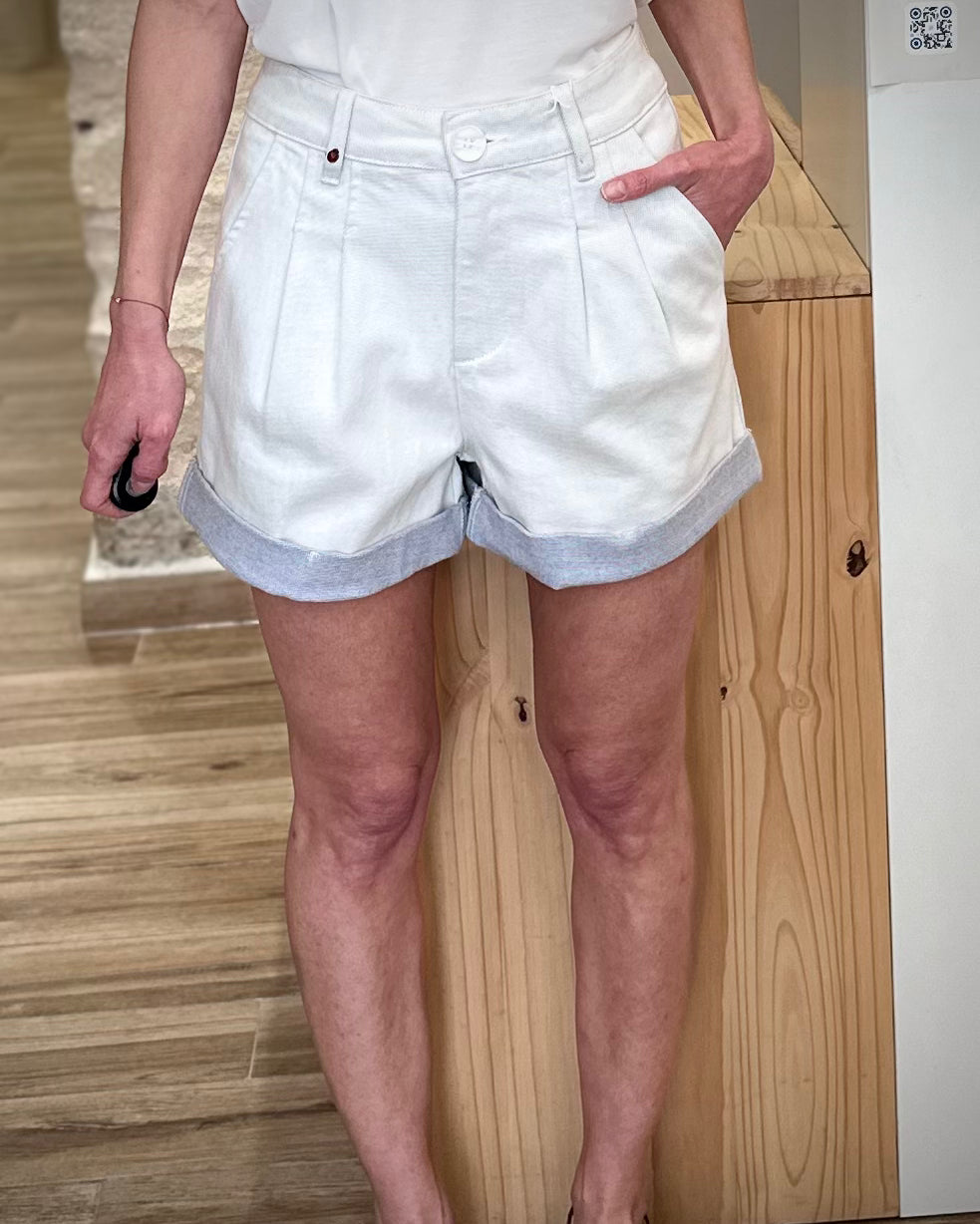 Short à pinces femme blanc coupe structurée été 