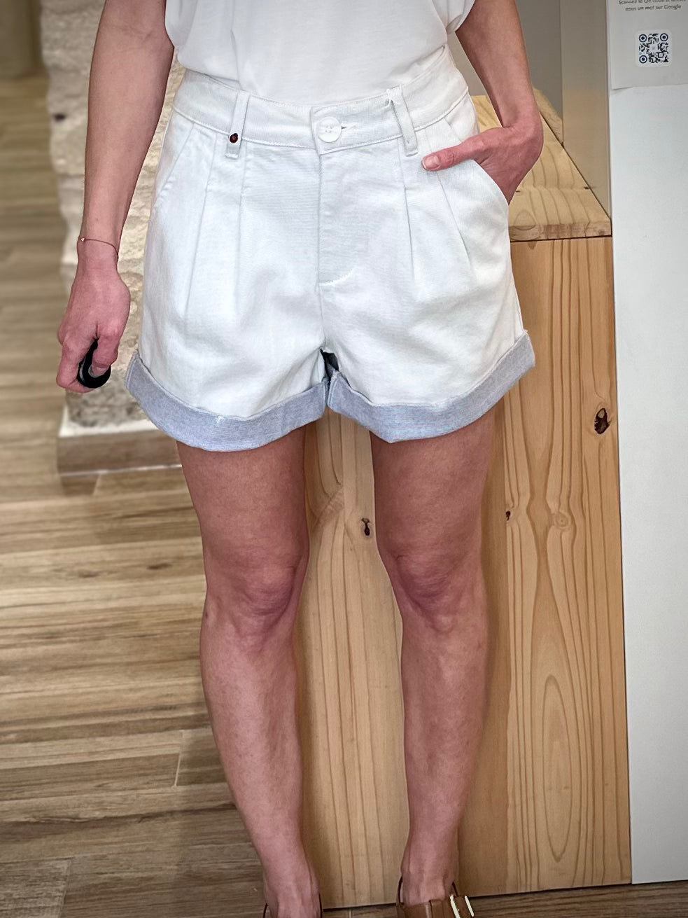 Short à pinces femme blanc coupe structurée été 