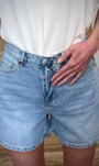 Short taille haute femme avec bouton et zip 