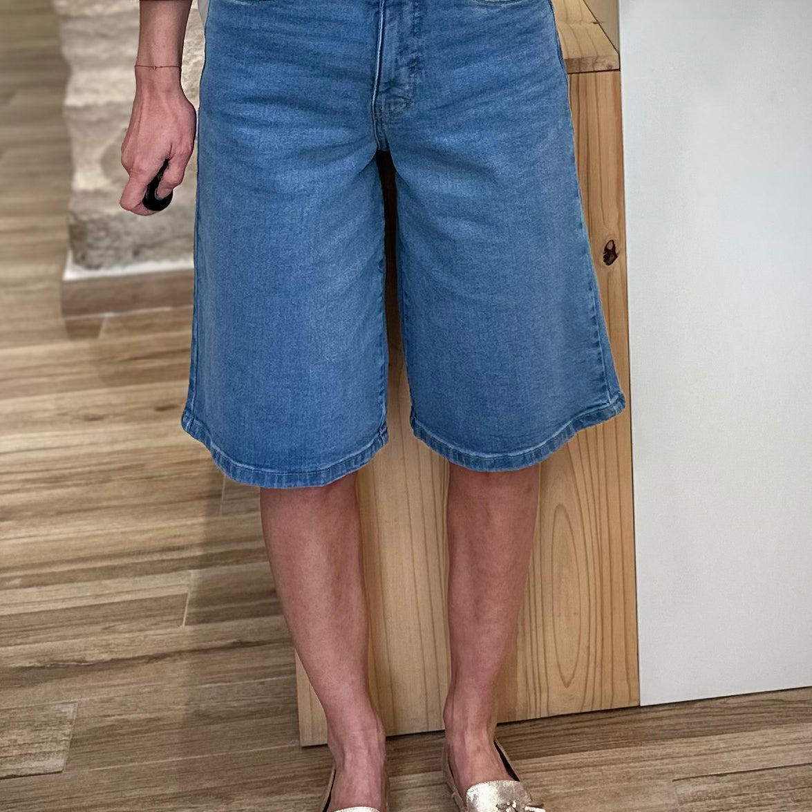 Short en jean long femme coupe ample style casual chic 
