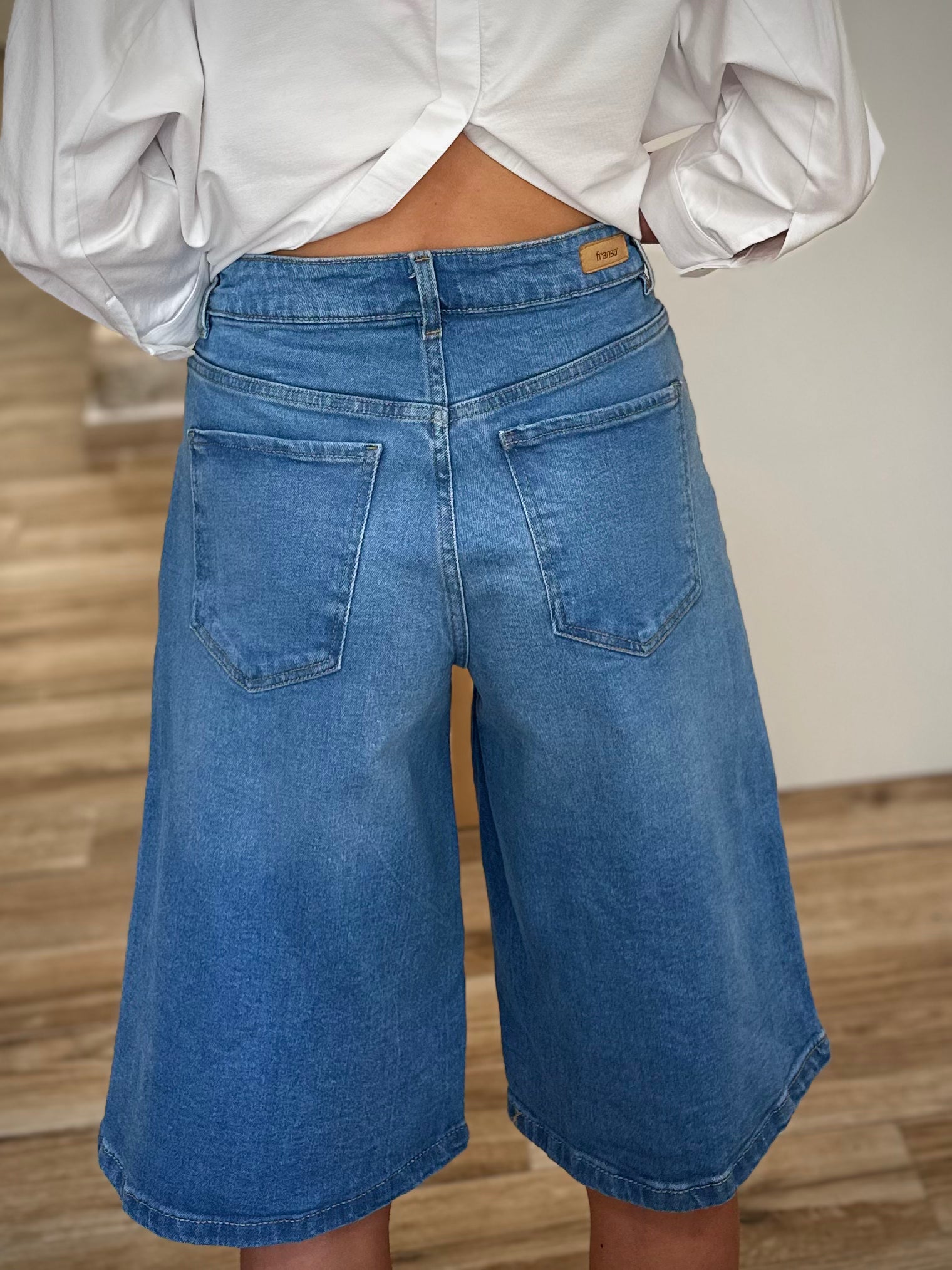 Short en jean coupe relaxed fit femme de dos