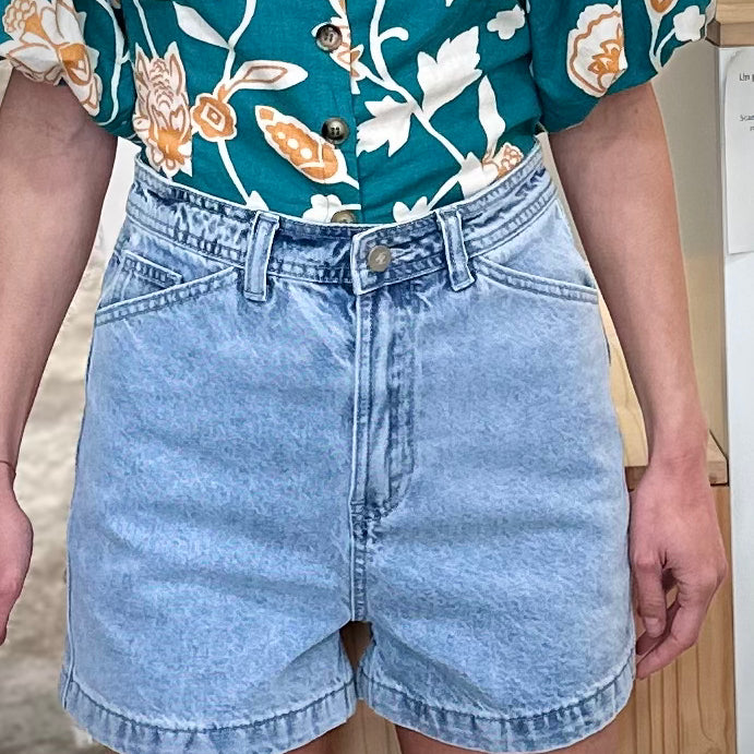 Short denim femme coupe droite été 
