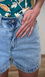 Détail fermeture zippée short verne
