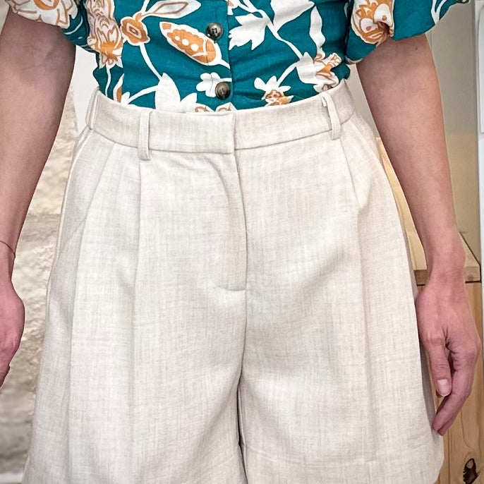Short femme à plis devant style chic 