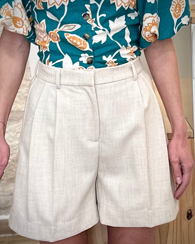 Short femme à plis devant style chic 