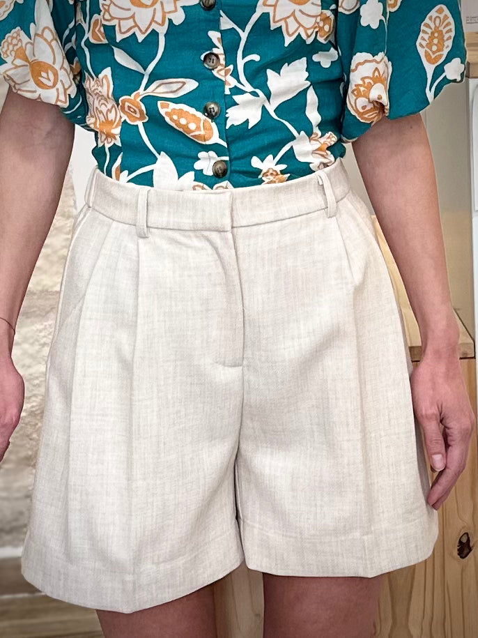 Short femme à plis devant style chic 