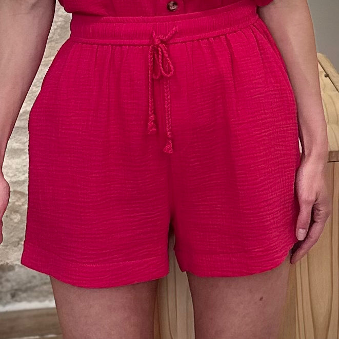 Short femme coupe large coloris fuchsia 