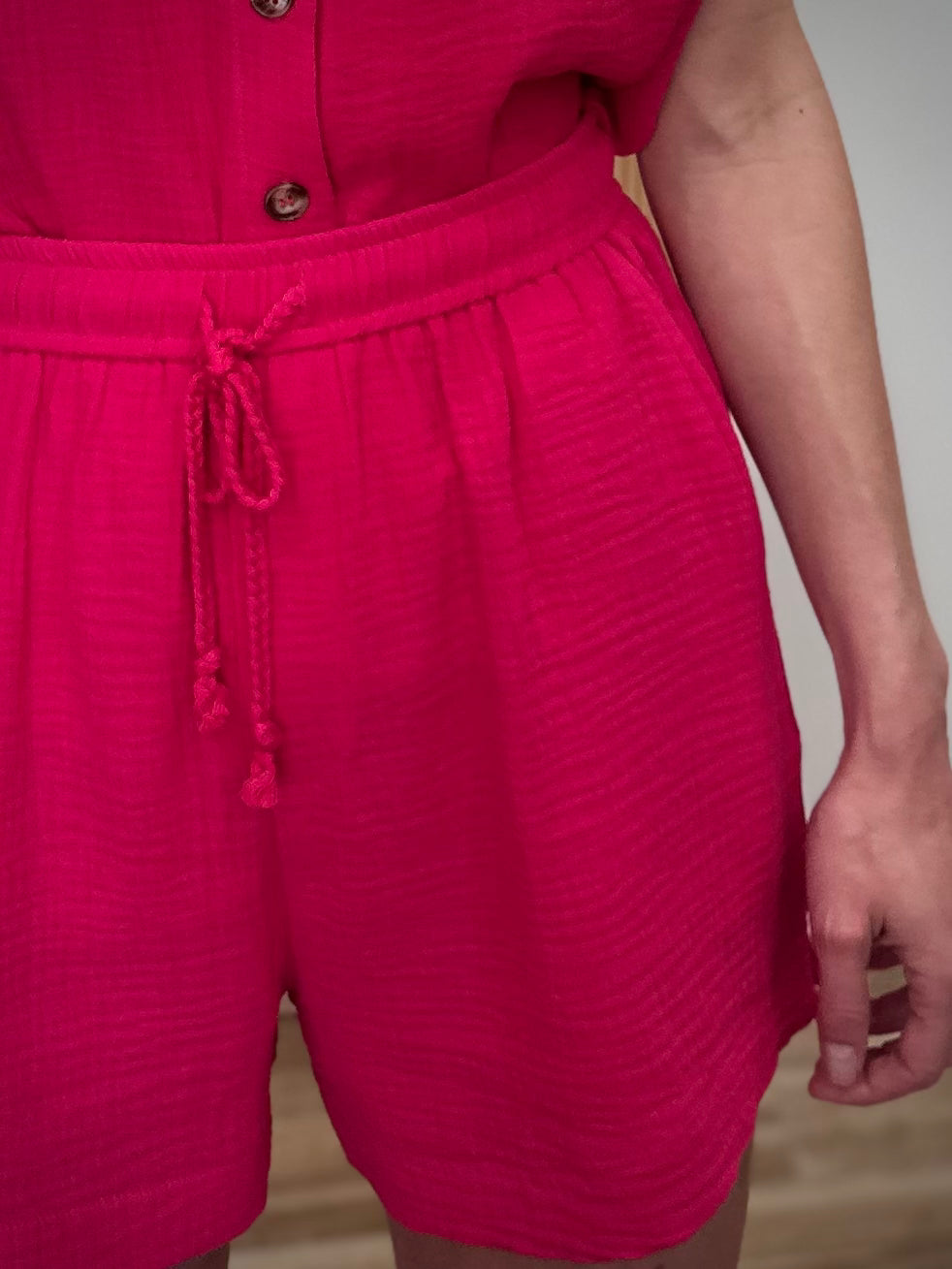 Détail du cordon tressé du short WASABI 