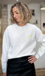 Sweat femme coupe droite légèrement loose, col rond