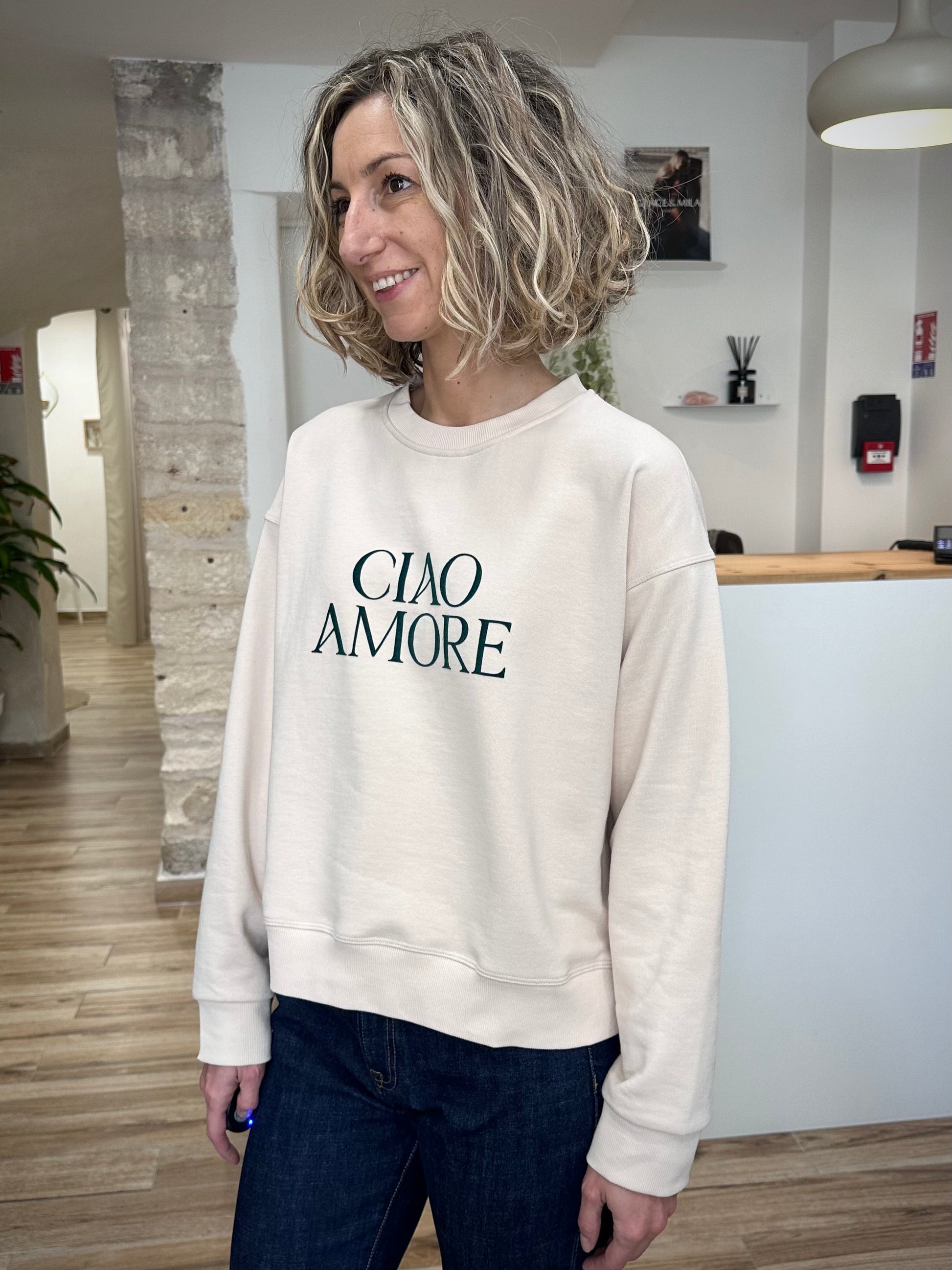 Emmanchures basses du sweat vanille