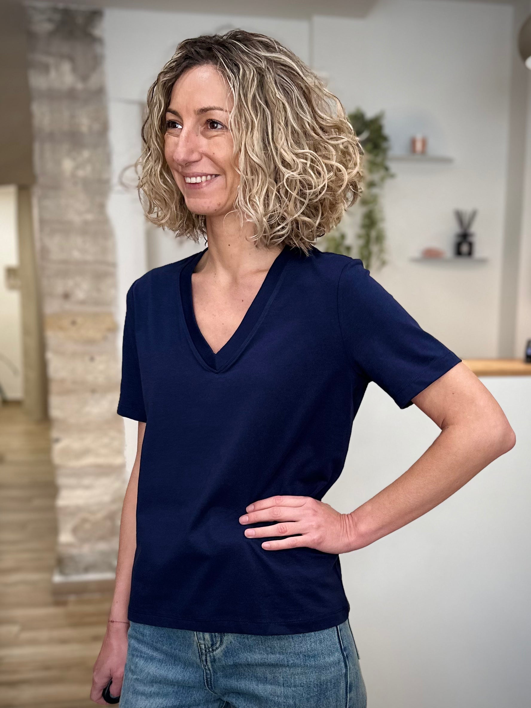 Tenue quotidienne femme t-shirt bleu marine 