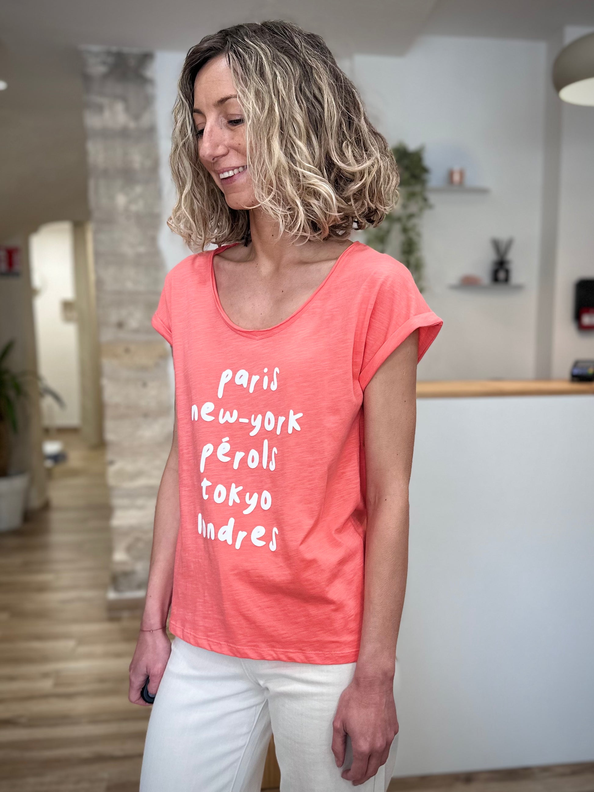 Tee-shirt femme col rond corail imprimé blanc 