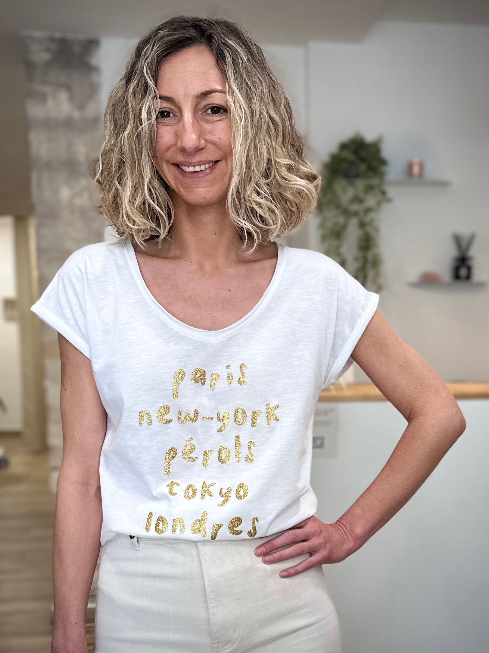 Tee-shirt femme imprimé doré esprit voyage 