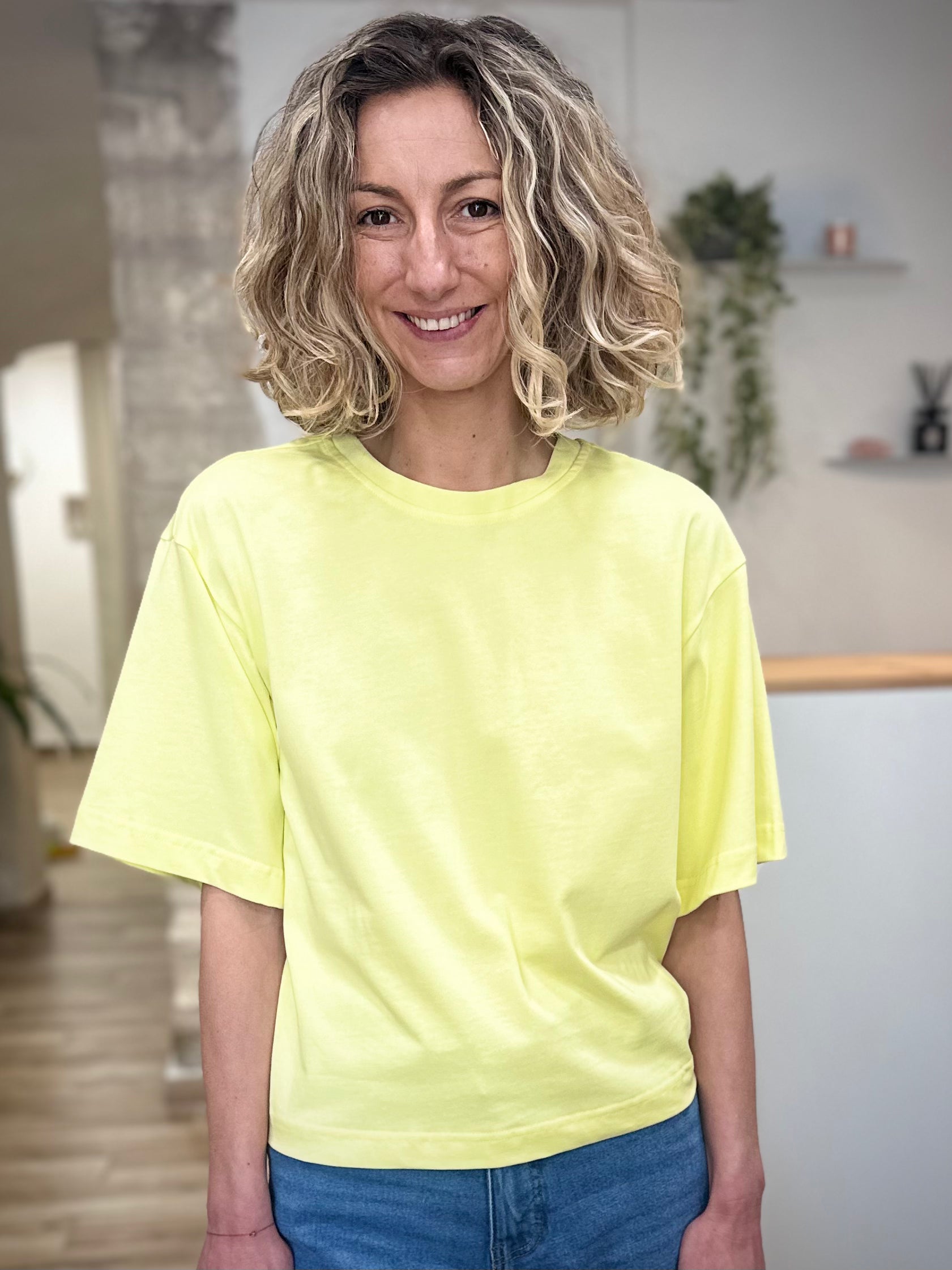 T-shirt jaune coupe loose moderne 