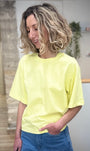 T-shirt femme style minimaliste chic 
