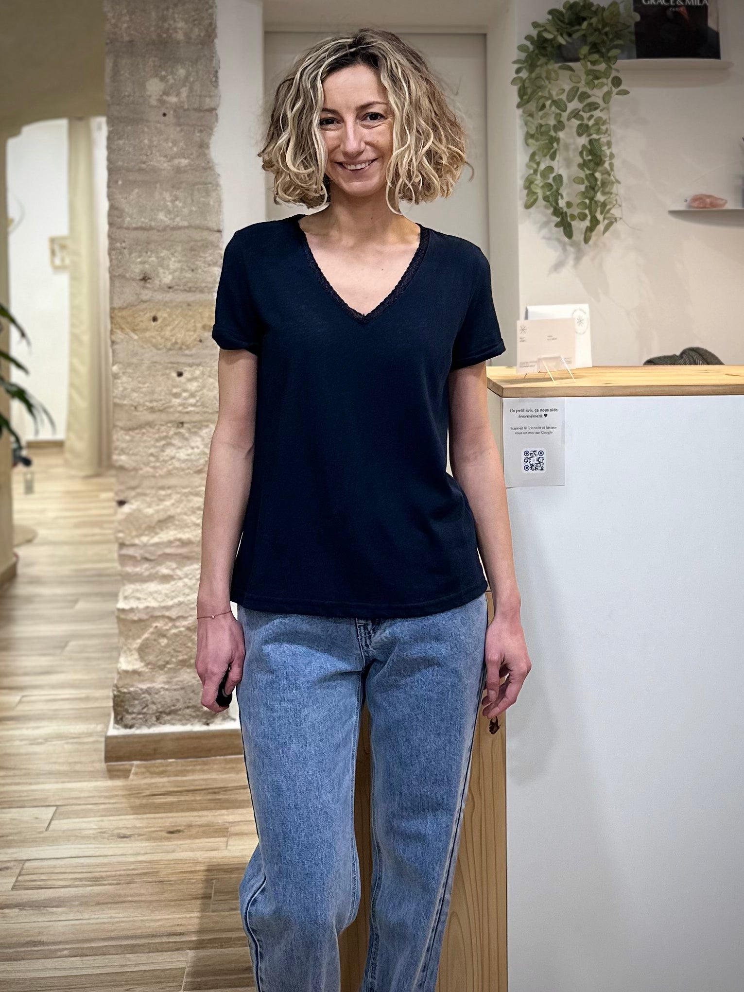 T-shirt bleu marine femme look décontracté