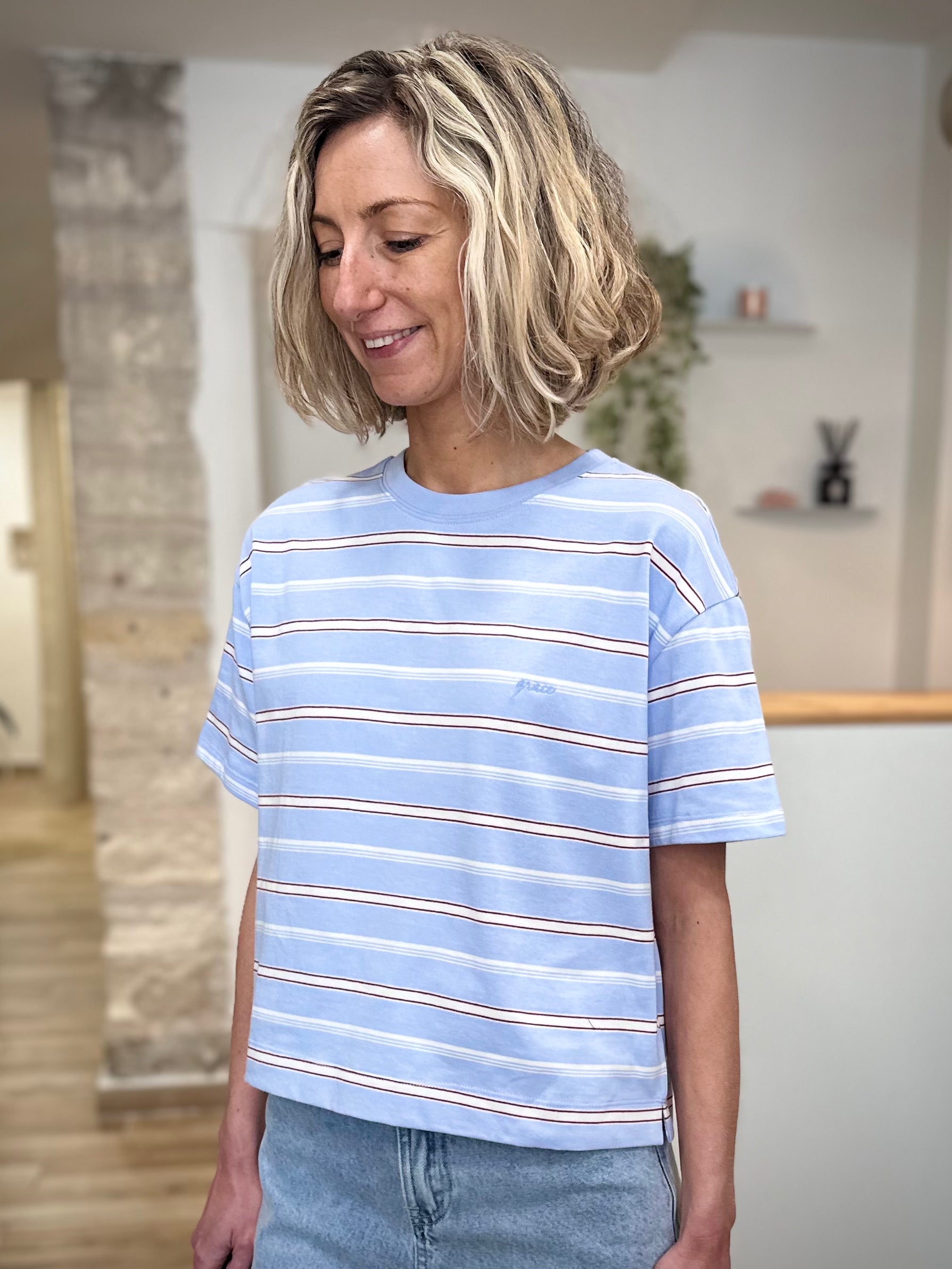 Haut rayé femme style rétro moderne 