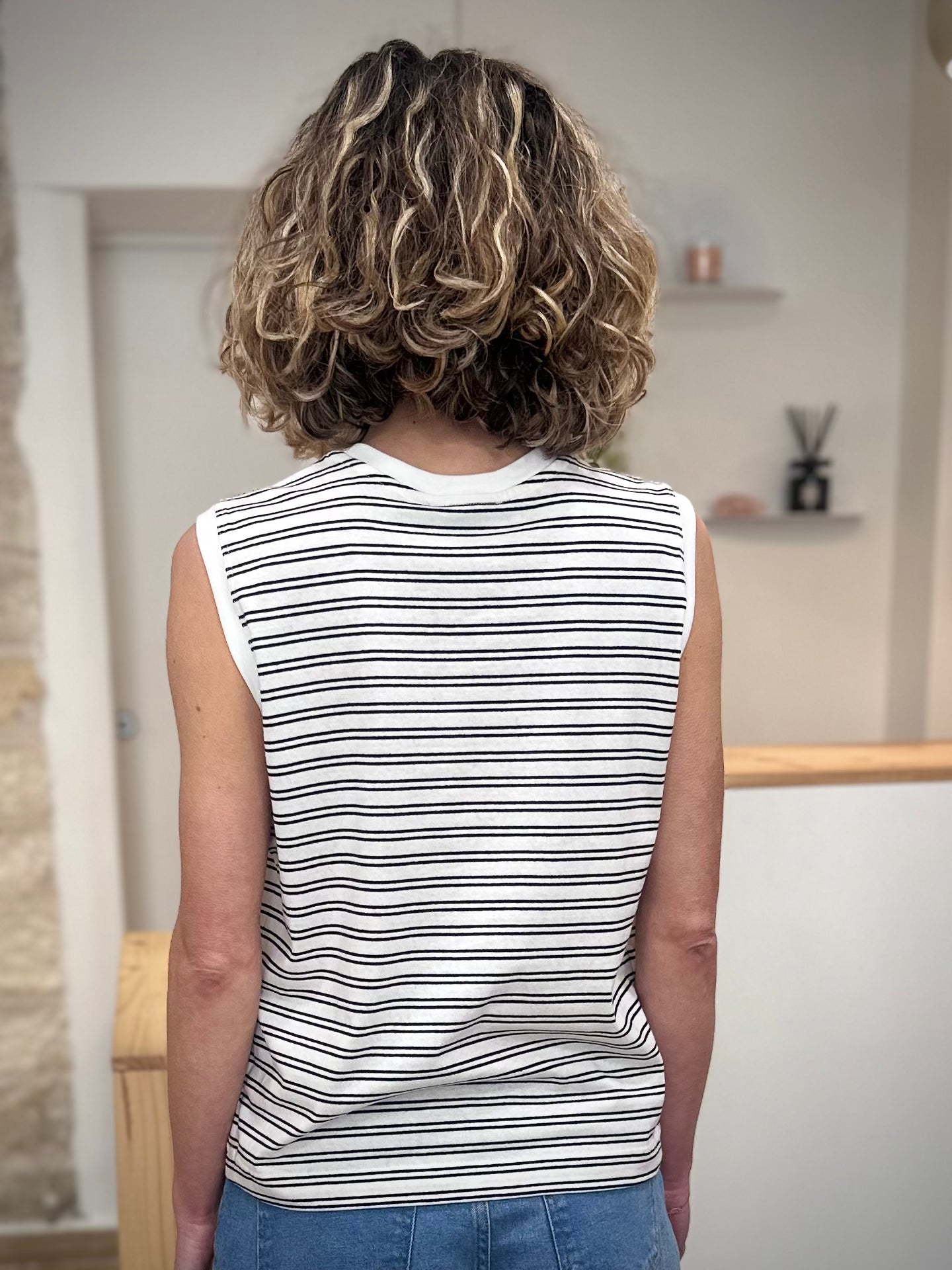 T-shirt rayé femme coupe ample et confortable de dos