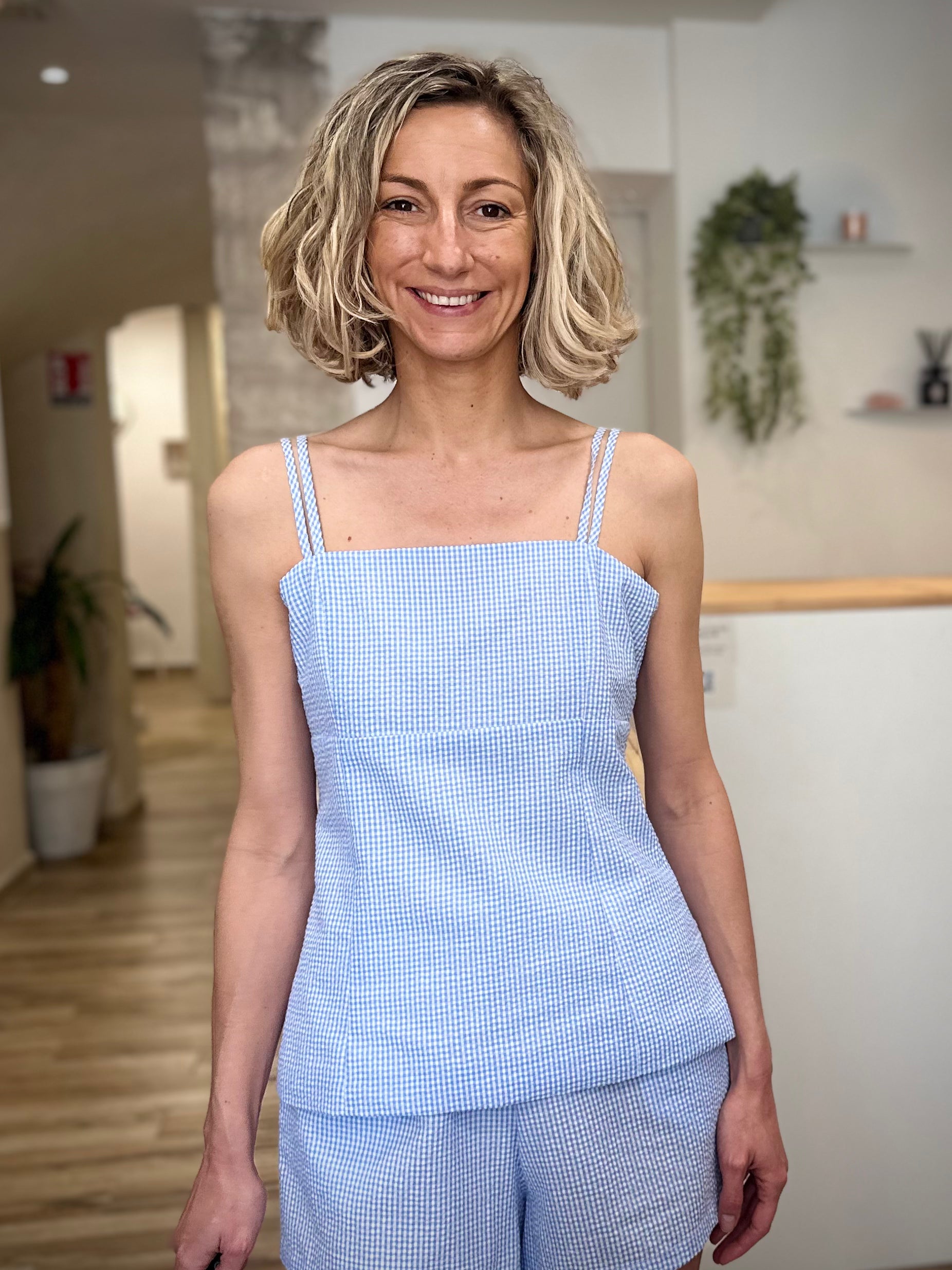 Top femme à carreaux vichy bleu ciel col carré 