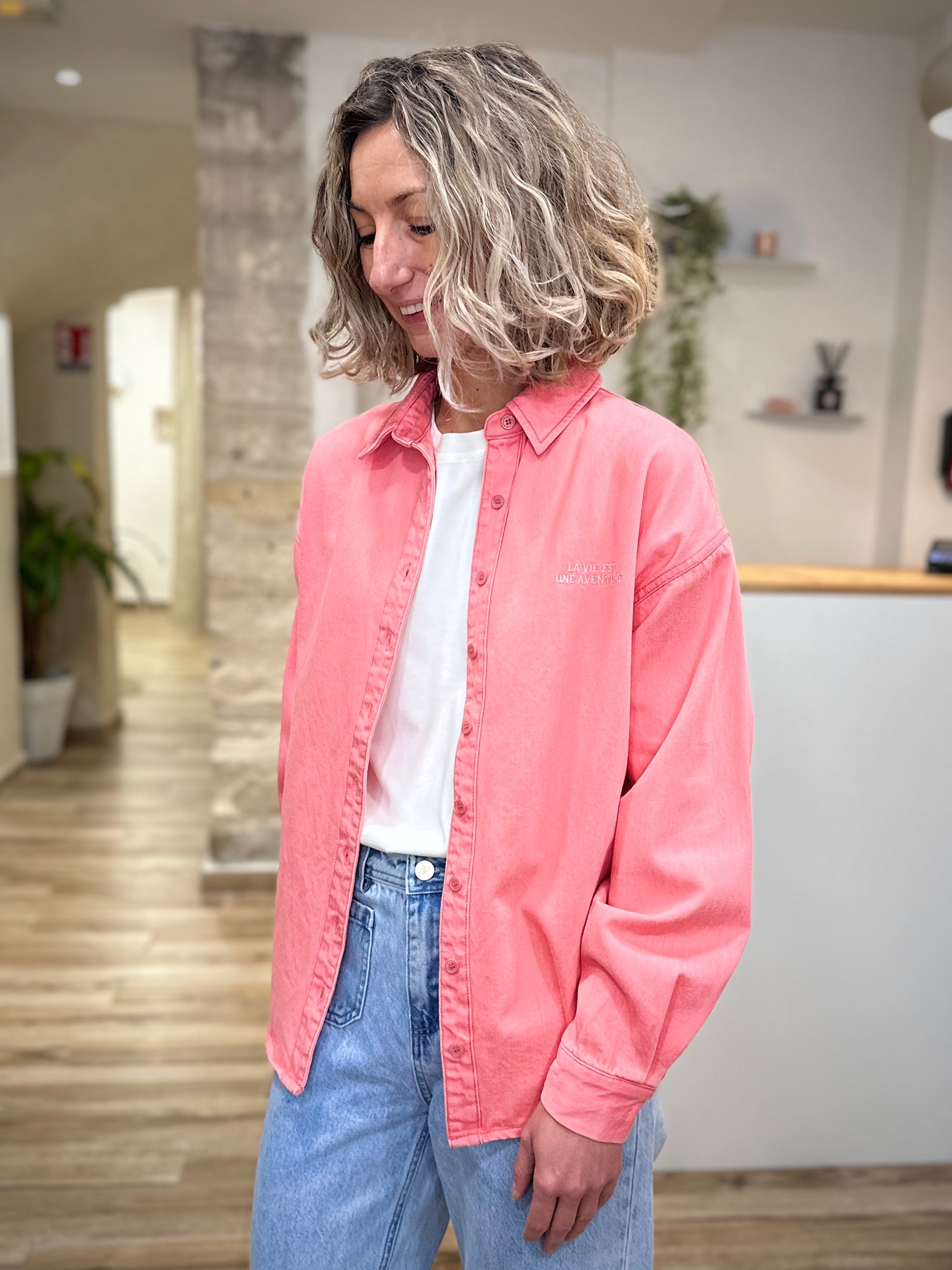 Veste jean rose femme broderie la vie est une aventure