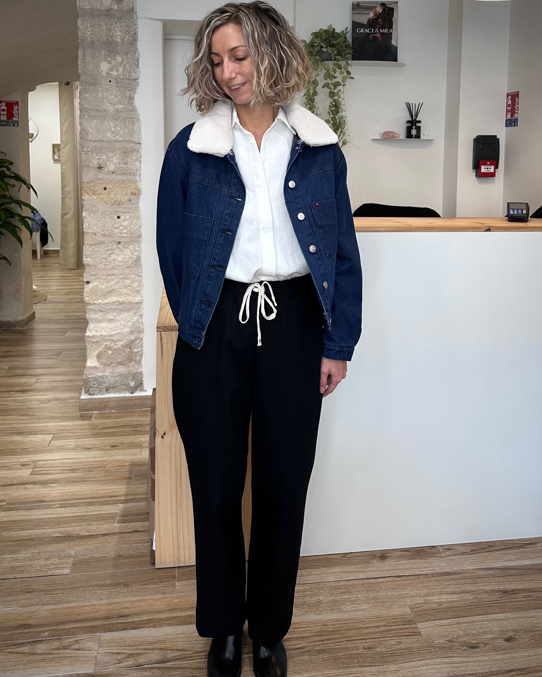 Vue de face de la veste VICKY ouverte