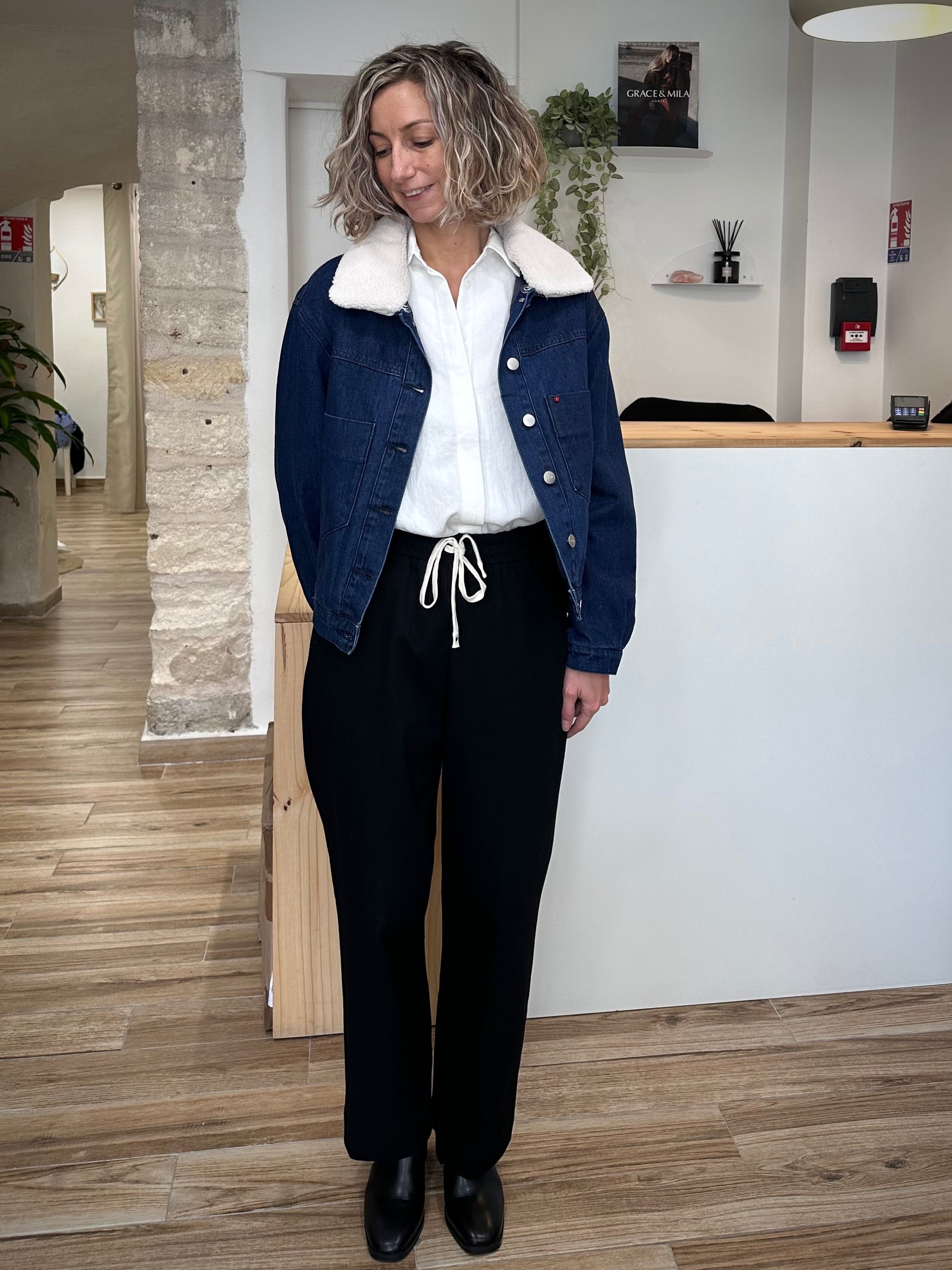 Vue de face de la veste VICKY ouverte