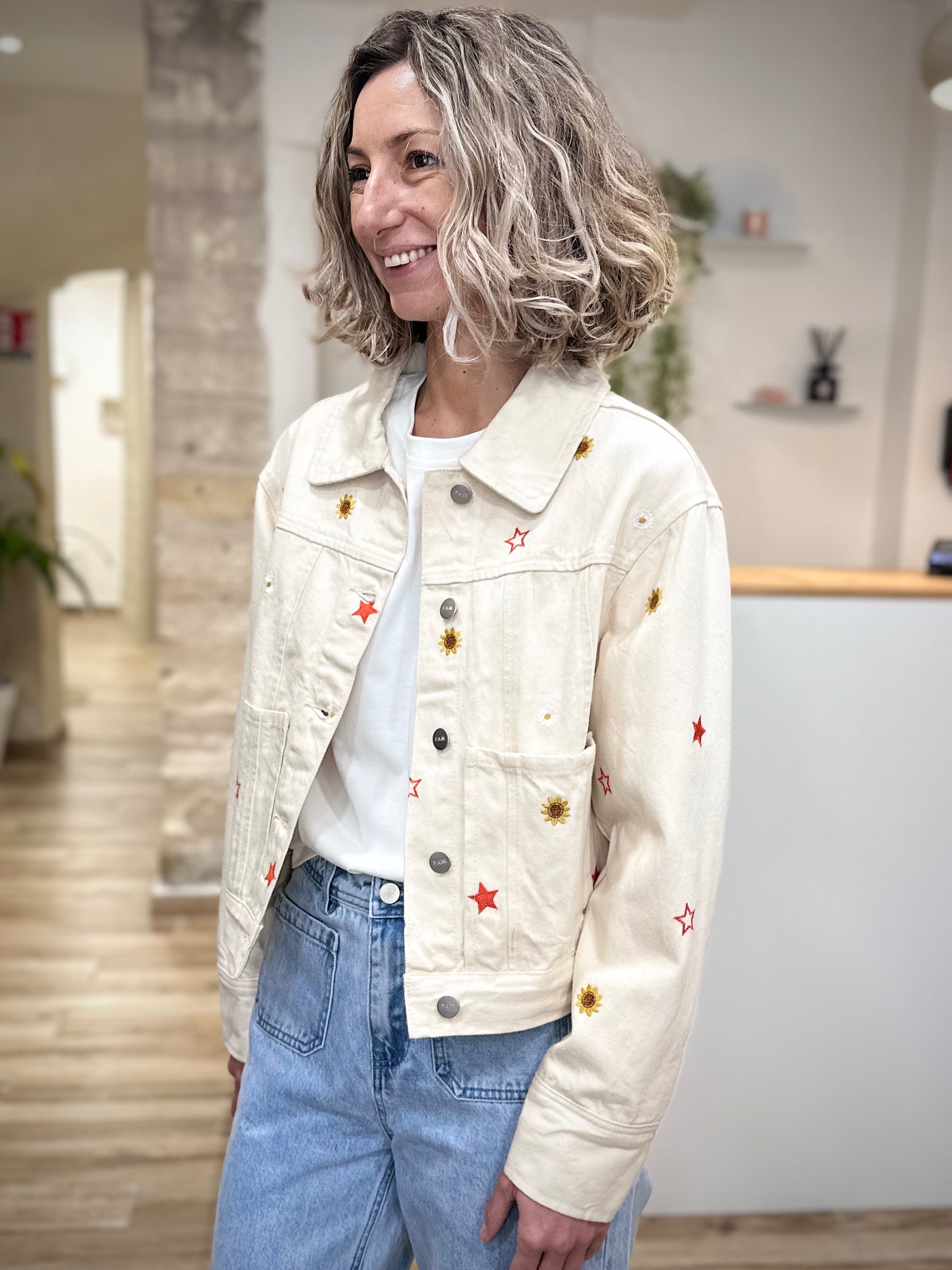 Veste denim écru femme broderies étoiles