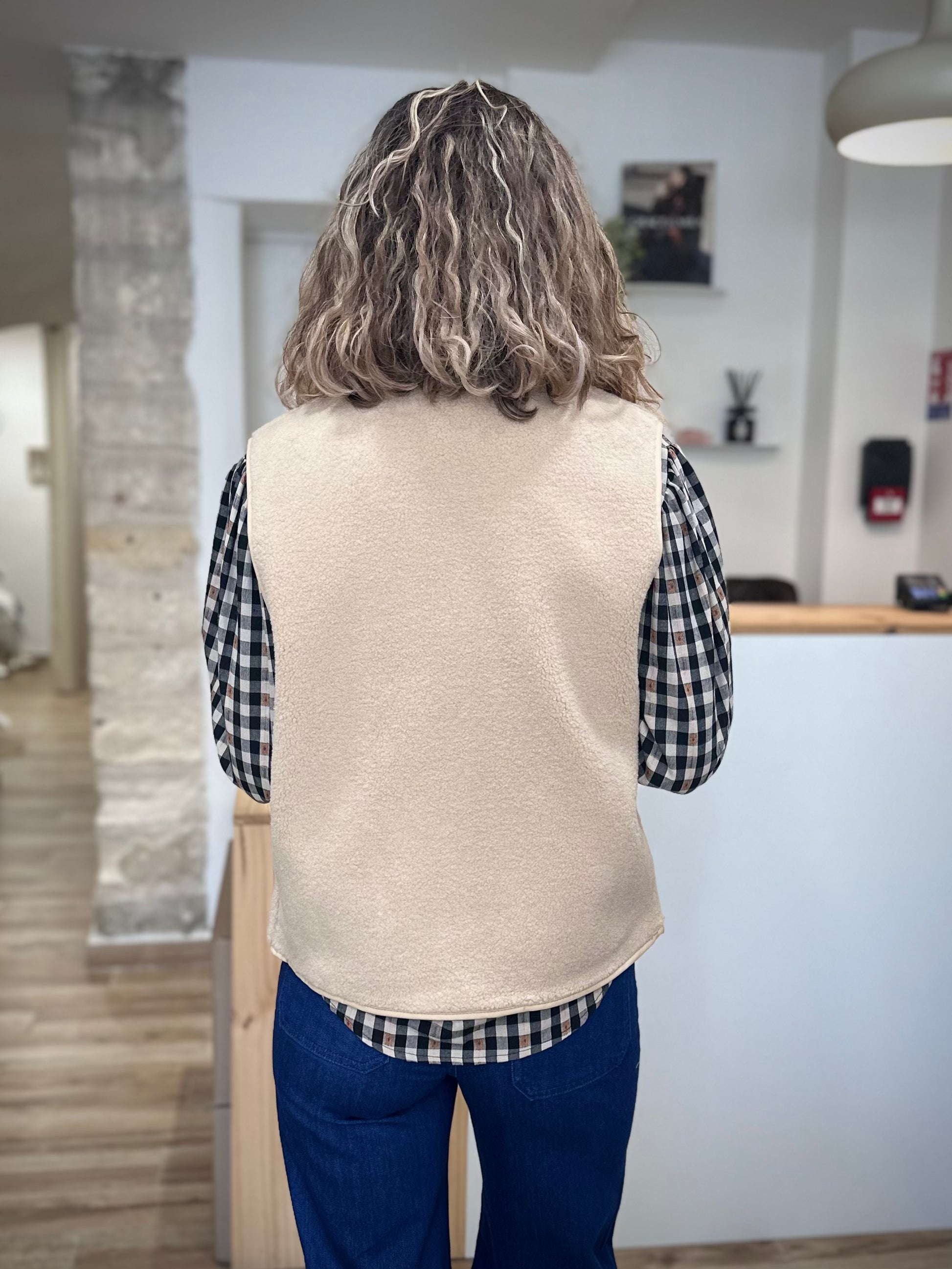 Vue de dos veste VITA oversize beige femme