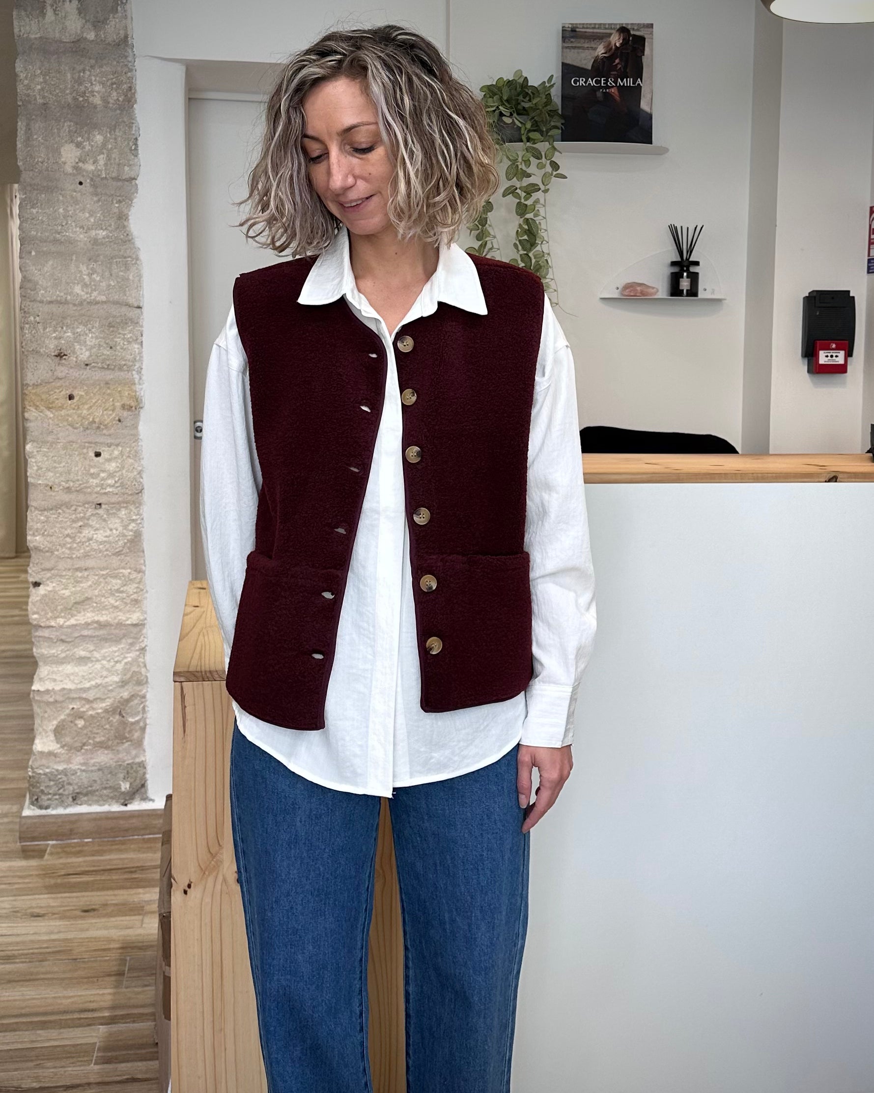 Veste portée ouverte, style décontracté