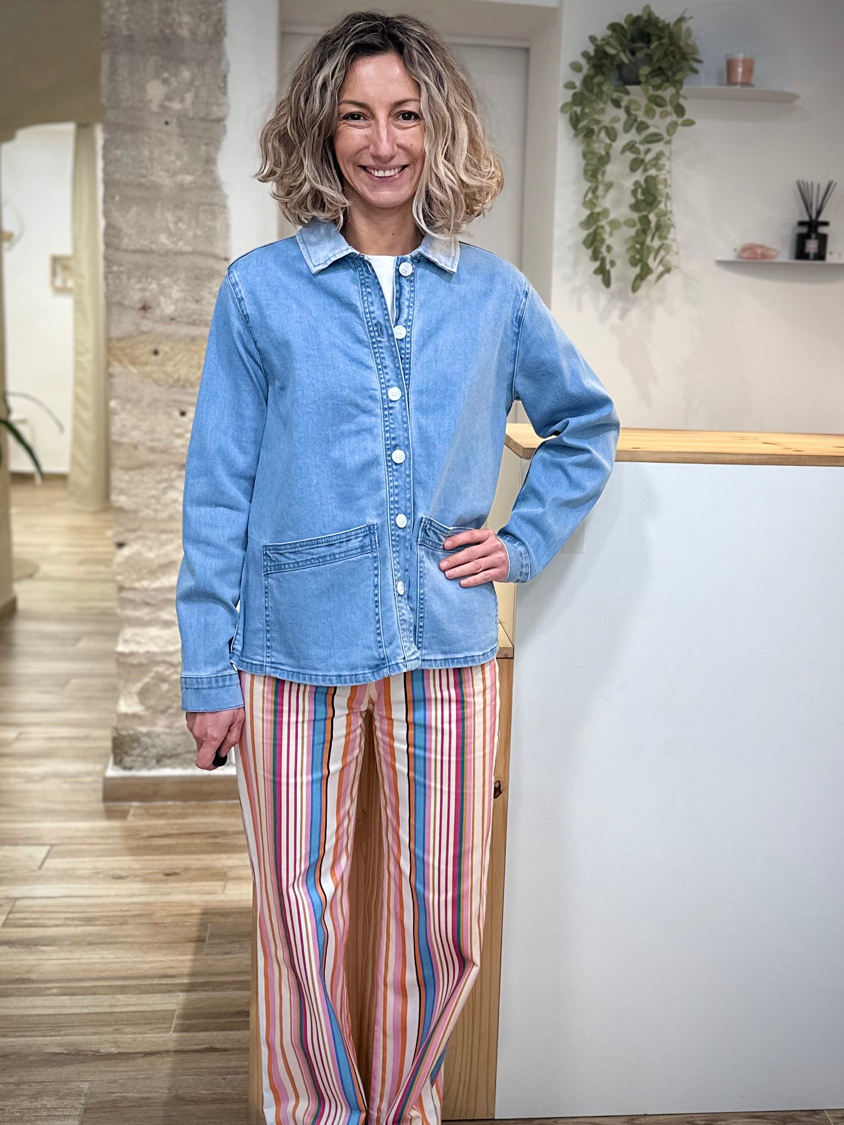 Veste jean femme style décontracté élégant
