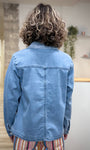 Veste jean femme style casual chic de dos